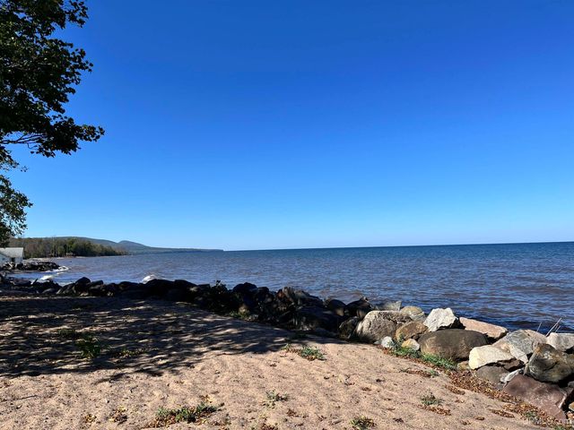 101 & 119 Pearl Street 2 Cottages, Ontonagon, MI 49953