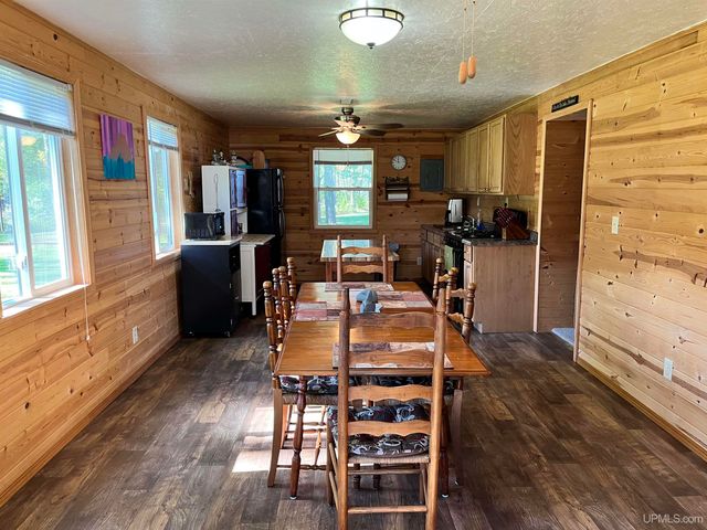101 & 119 Pearl Street 2 Cottages, Ontonagon, MI 49953