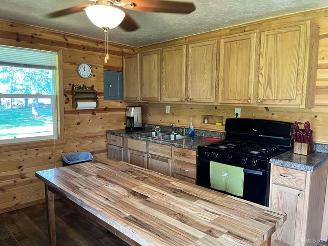 101 & 119 Pearl Street 2 Cottages, Ontonagon, MI 49953