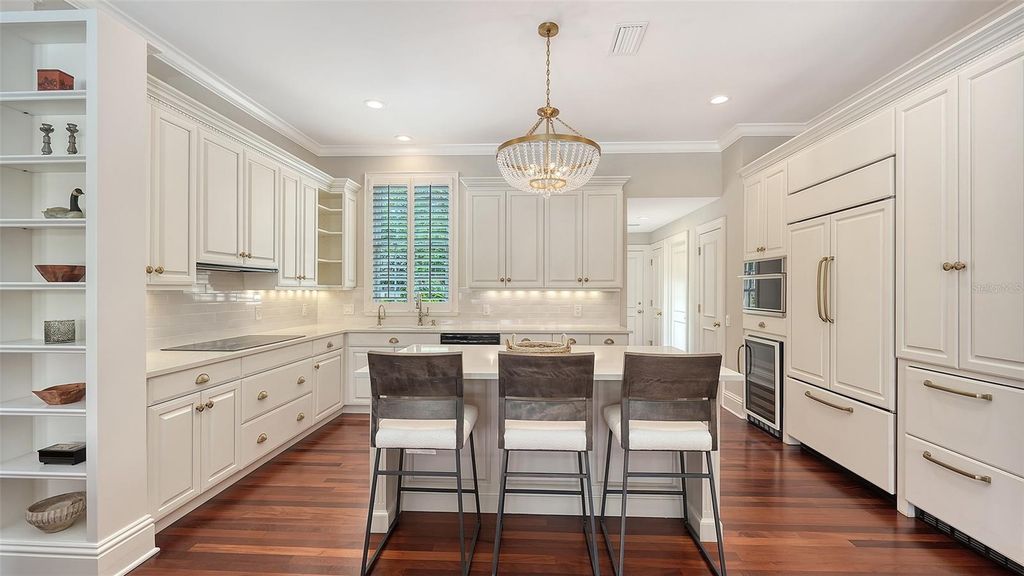 Image 12 of property listing at 228 SAINT JAMES PARK, Osprey, FL 34229