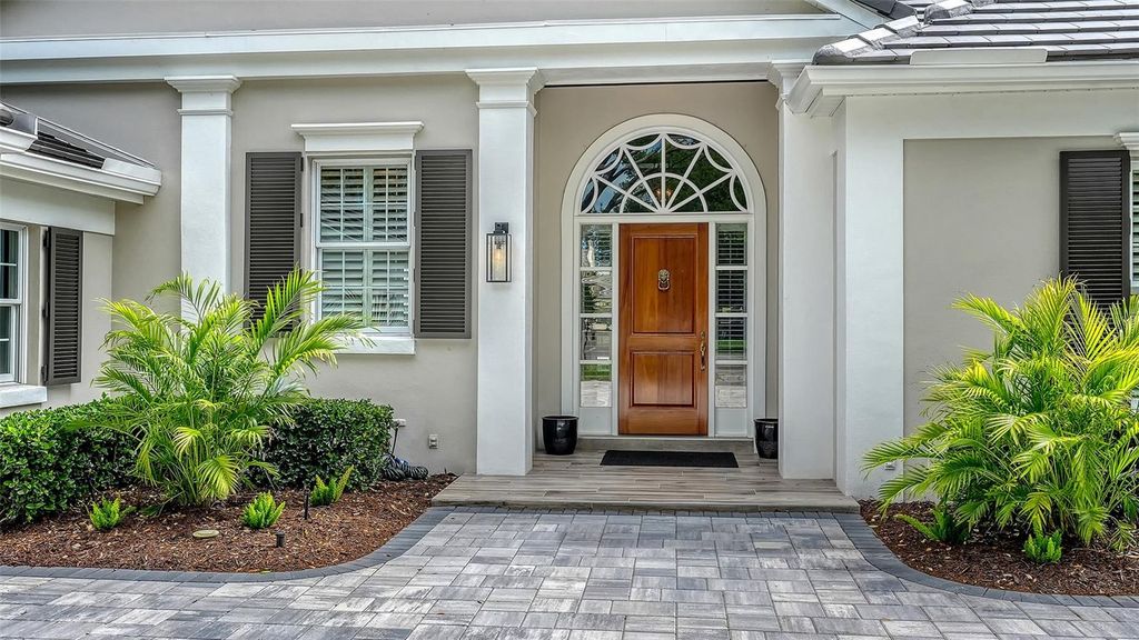 Image 3 of property listing at 228 SAINT JAMES PARK, Osprey, FL 34229