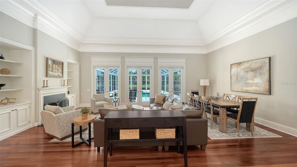 Image 5 of property listing at 228 SAINT JAMES PARK, Osprey, FL 34229