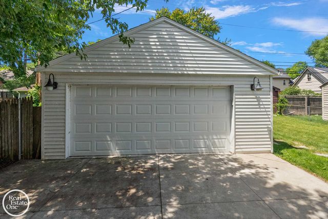 897 Rivard Boulevard, Grosse Pointe, MI 48230