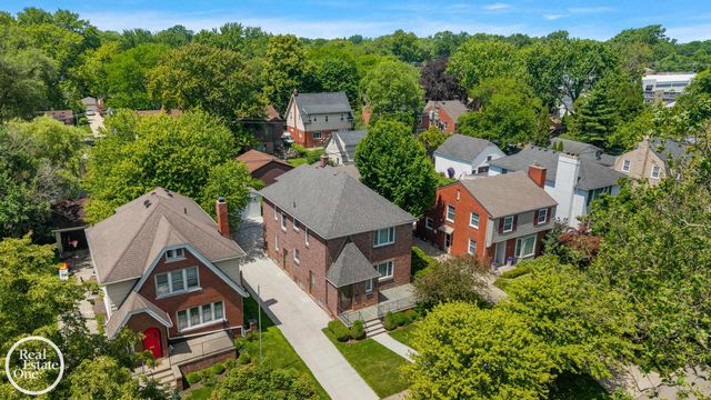 897 Rivard Boulevard, Grosse Pointe, MI 48230