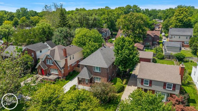 897 Rivard Boulevard, Grosse Pointe, MI 48230