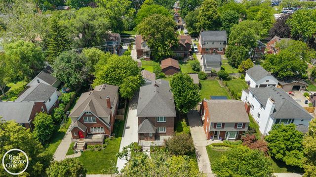 897 Rivard Boulevard, Grosse Pointe, MI 48230