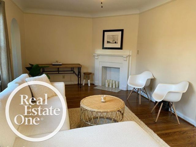 897 Rivard Boulevard, Grosse Pointe, MI 48230