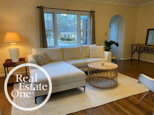 897 Rivard Boulevard, Grosse Pointe, MI 48230