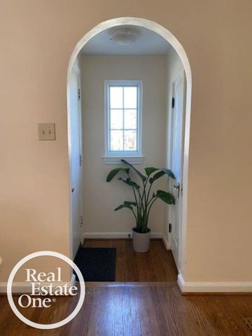 897 Rivard Boulevard, Grosse Pointe, MI 48230