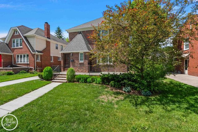 897 Rivard Boulevard, Grosse Pointe, MI 48230
