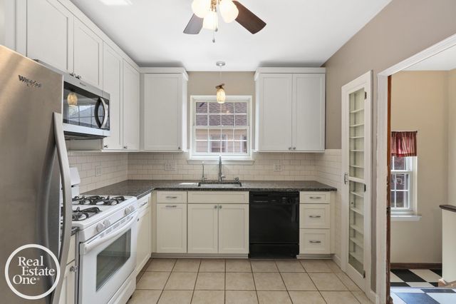 897 Rivard Boulevard, Grosse Pointe, MI 48230