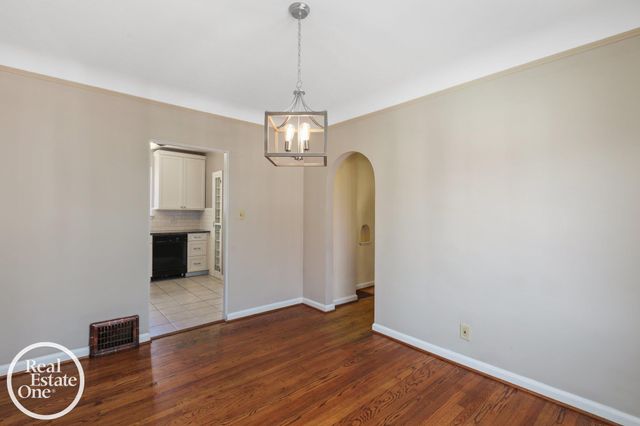 897 Rivard Boulevard, Grosse Pointe, MI 48230