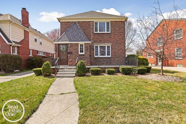 897 Rivard Boulevard, Grosse Pointe, MI 48230