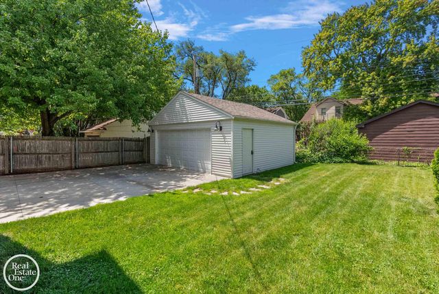897 Rivard Boulevard, Grosse Pointe, MI 48230