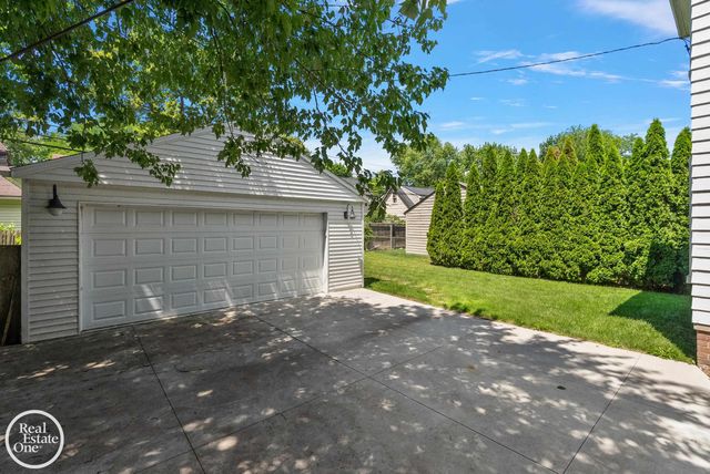 897 Rivard Boulevard, Grosse Pointe, MI 48230