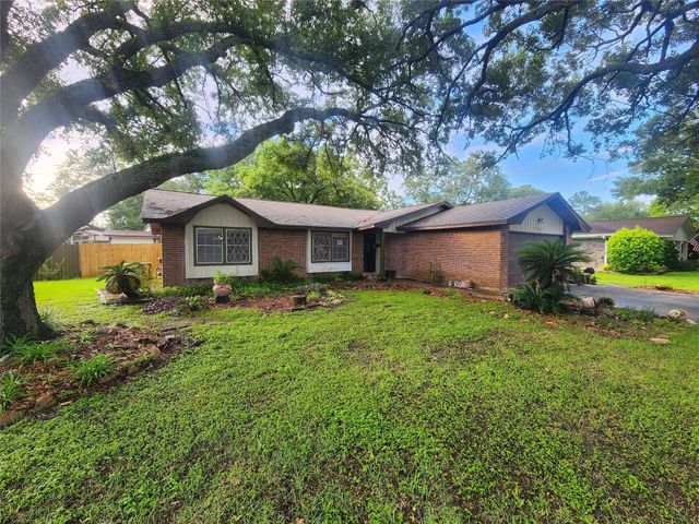 3009 Del Monte Avenue, Bay City, TX 77414