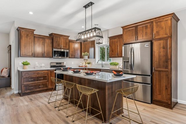 4907 Evergreen Drive N, Hugo, MN 55038