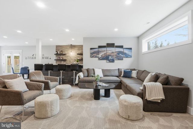 315 CHARLES ST SE, Vienna, VA 22180