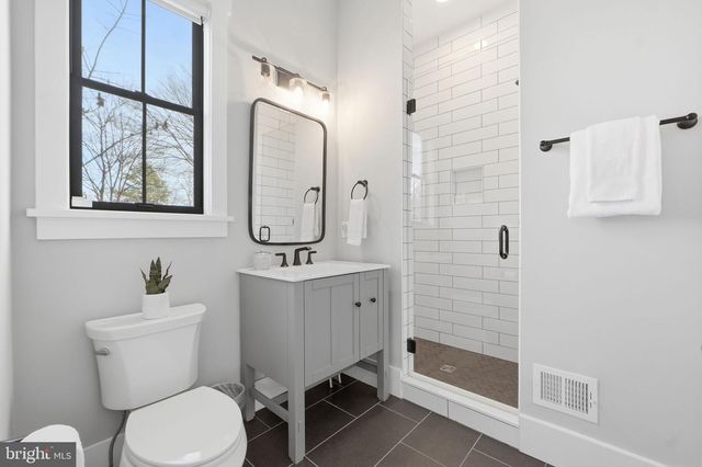 315 CHARLES ST SE, Vienna, VA 22180