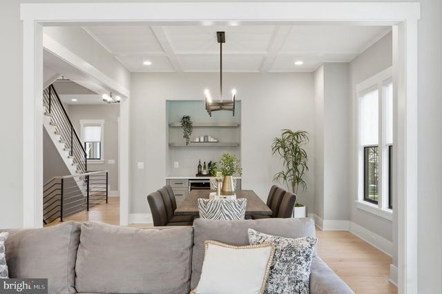 315 CHARLES ST SE, Vienna, VA 22180