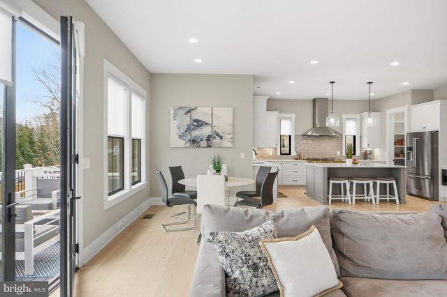 315 CHARLES ST SE, Vienna, VA 22180