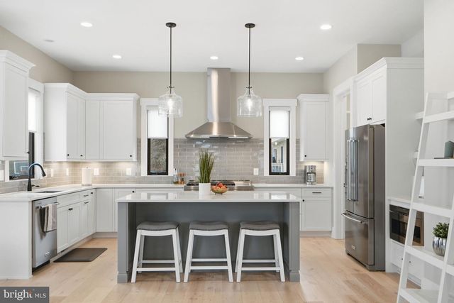 315 CHARLES ST SE, Vienna, VA 22180