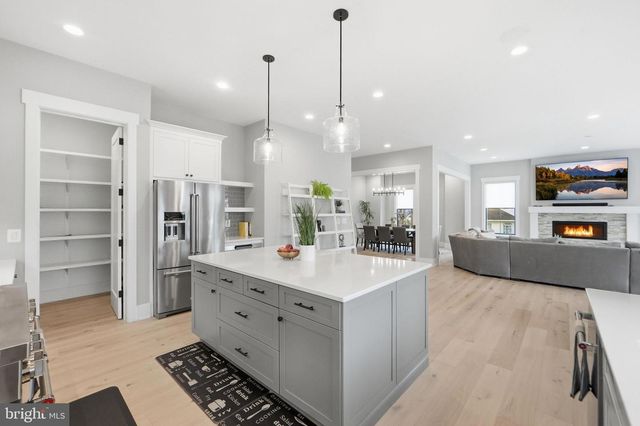 315 CHARLES ST SE, Vienna, VA 22180