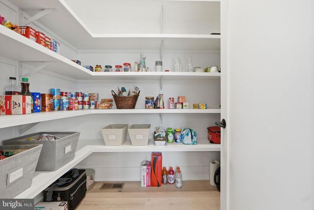 315 CHARLES ST SE, Vienna, VA 22180