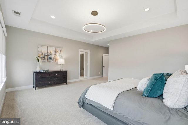 315 CHARLES ST SE, Vienna, VA 22180