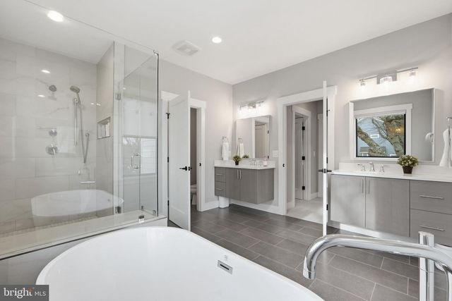 315 CHARLES ST SE, Vienna, VA 22180