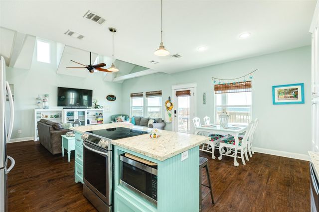 510 Point Lookout, Surfside Beach, TX 77541