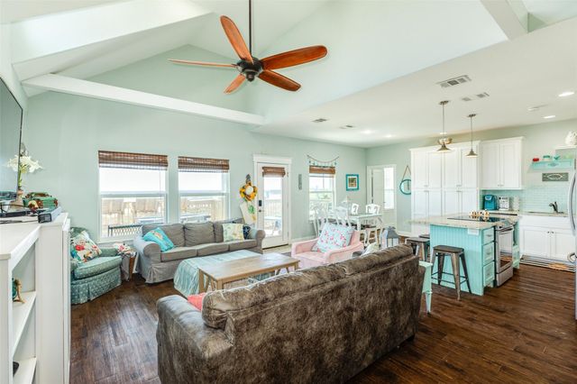 510 Point Lookout, Surfside Beach, TX 77541