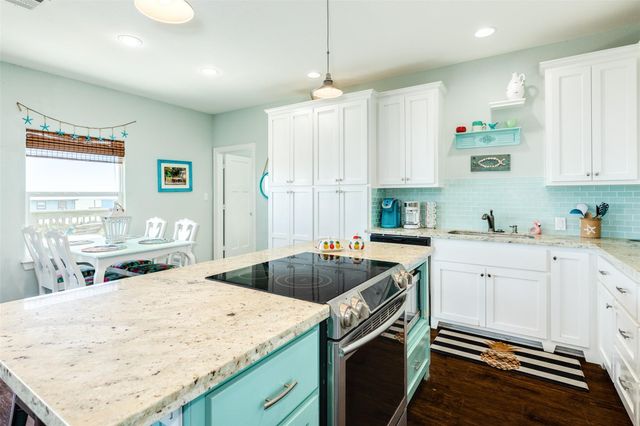 510 Point Lookout, Surfside Beach, TX 77541