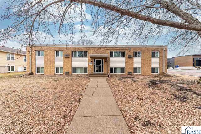 428 Commodore Drive, Mankato, MN 56001