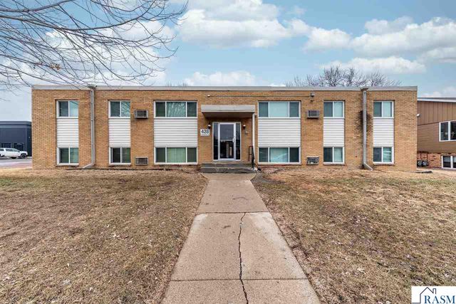 428 Commodore Drive, Mankato, MN 56001