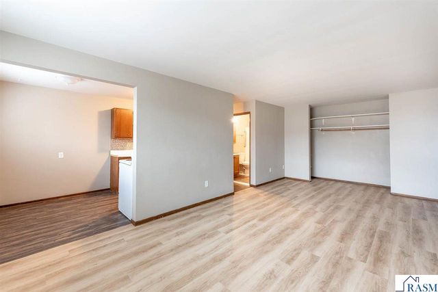 428 Commodore Drive, Mankato, MN 56001