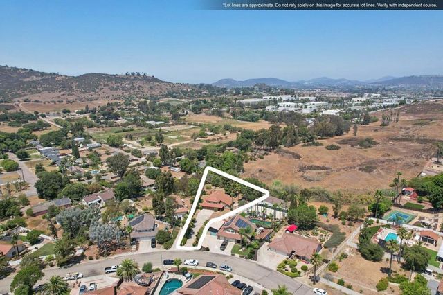 2432 Live Oak Road, Escondido, CA 92029