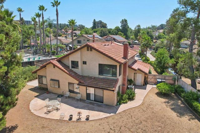 2432 Live Oak Road, Escondido, CA 92029