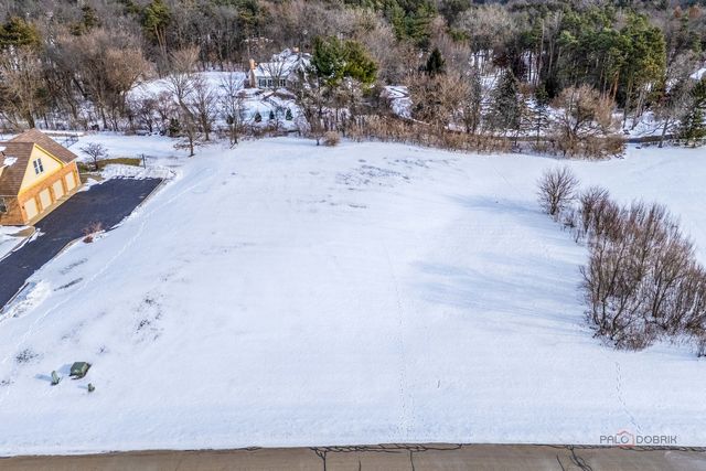 1322 Bull Valley Drive, Woodstock, IL 60098