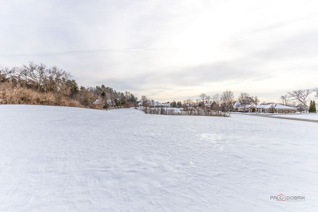 1322 Bull Valley Drive, Woodstock, IL 60098