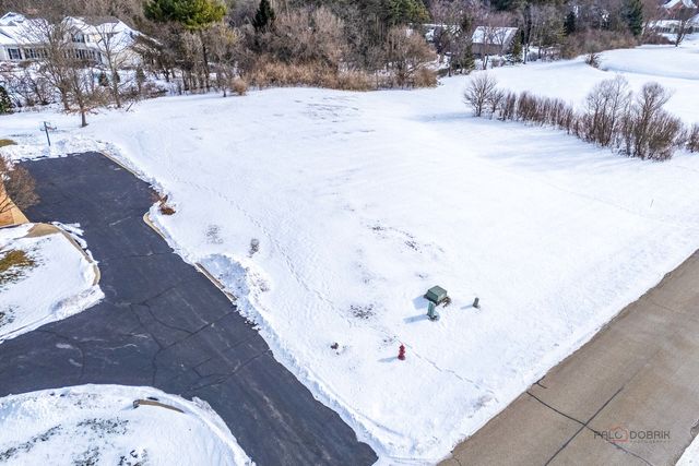 1322 Bull Valley Drive, Woodstock, IL 60098