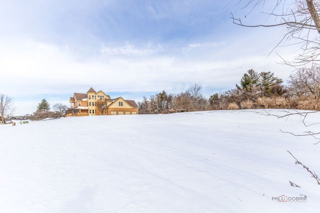 1322 Bull Valley Drive, Woodstock, IL 60098