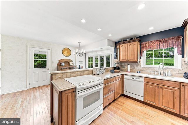 733 S PARK AVE, Audubon, PA 19403