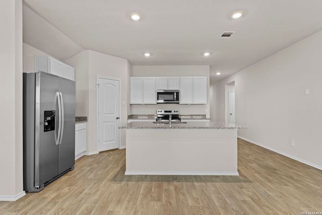 747 Prince Albert, Seguin, TX 78155