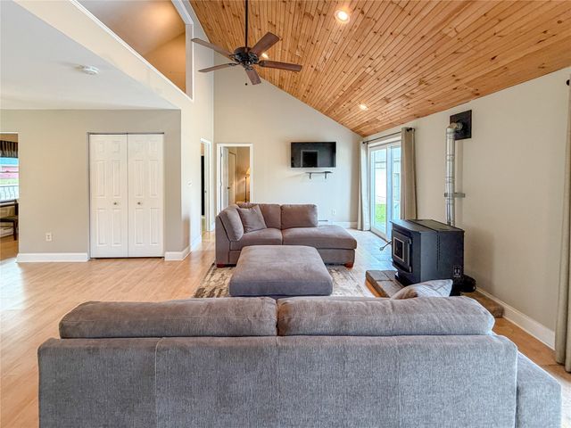 9221 WARREN Drive, Linesville, PA 16424