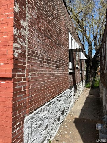 4021 Green Lea Place, St Louis, MO 63107