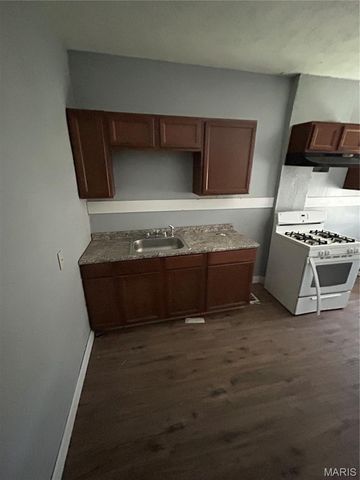 4021 Green Lea Place, St Louis, MO 63107