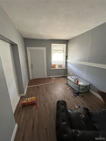 4021 Green Lea Place, St Louis, MO 63107