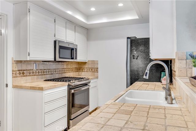 25231 Tanoak, Lake Forest, CA 92630
