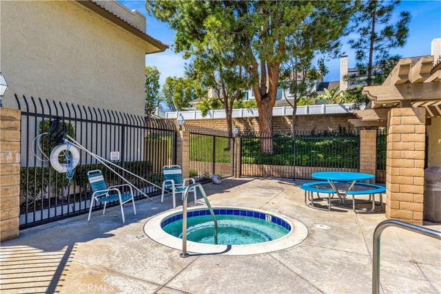 25231 Tanoak, Lake Forest, CA 92630